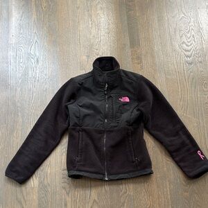 The North Face Women's Denali 2 Jacket in black with pink logos XS